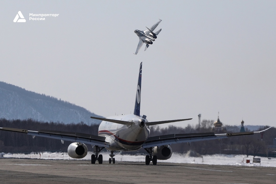 Самый ожидаемый полёт года «Суперджет» с двигателями ПД-8 успешно завершил первый испытательный полёт.