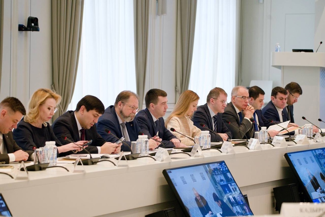 В Минстрое России прошло еженедельное оперативное совещание под председательством Министра строительства и ЖКХ РФ Ирека Файзуллина