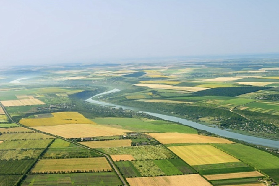 Агрохолдинг «Степь» (входит в АФК «Система») получил контроль над компанией «РЗ Агро» (основное юрлицо — «Русская земля»). Ранее она управлялась «Степью»…