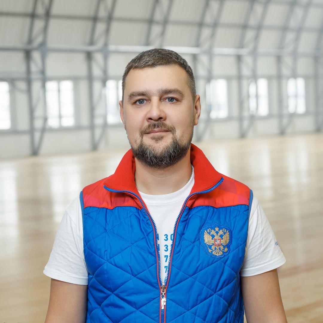 Виталий Лезин спортивный тренер на нашем Новопортовском месторождении в Арктике.