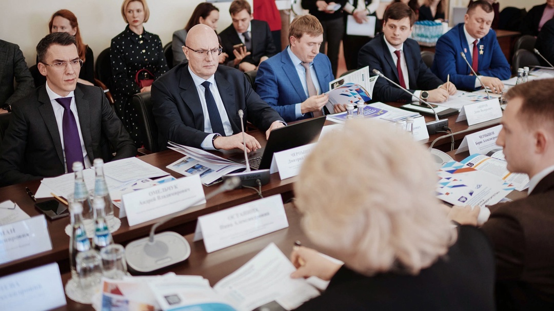 Дмитрий Чернышенко обсудил с депутатами Государственной Думы национальный проект «Молодежь и дети»