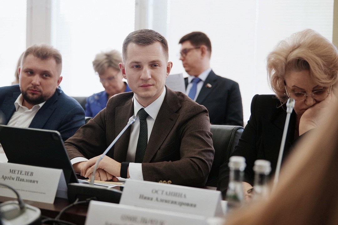 Дмитрий Чернышенко обсудил с депутатами Государственной Думы национальный проект «Молодежь и дети»