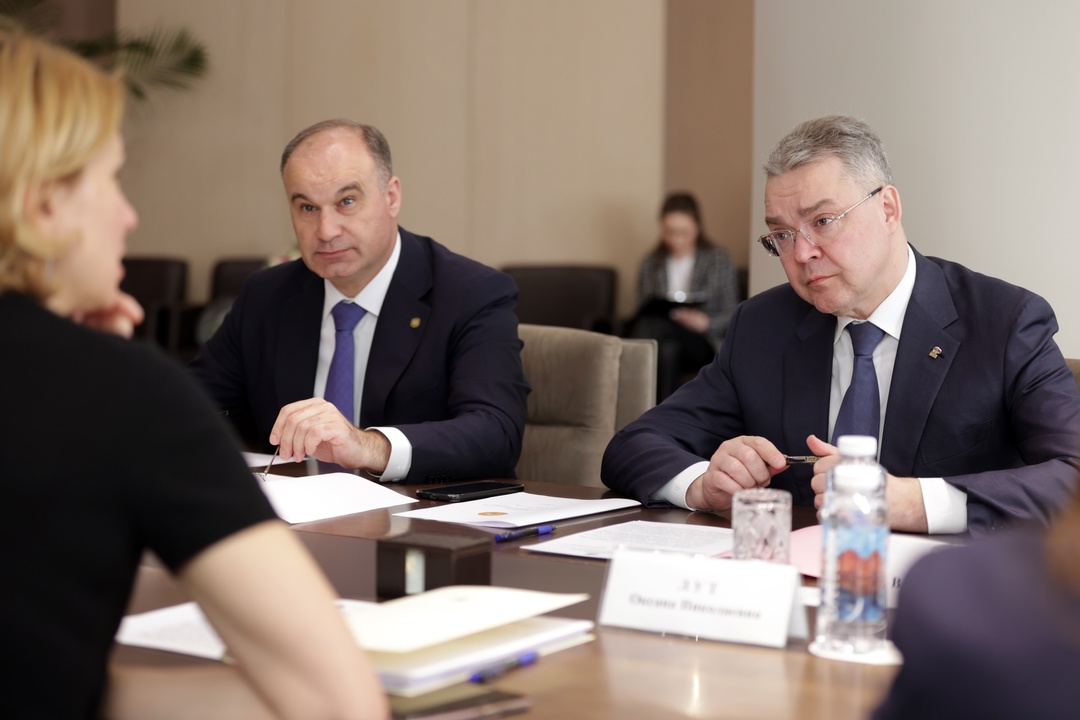 Оксана Лут и глава Ставропольского края Владимир Владимиров обсудили развитие АПК и аграрного образования в регионе.