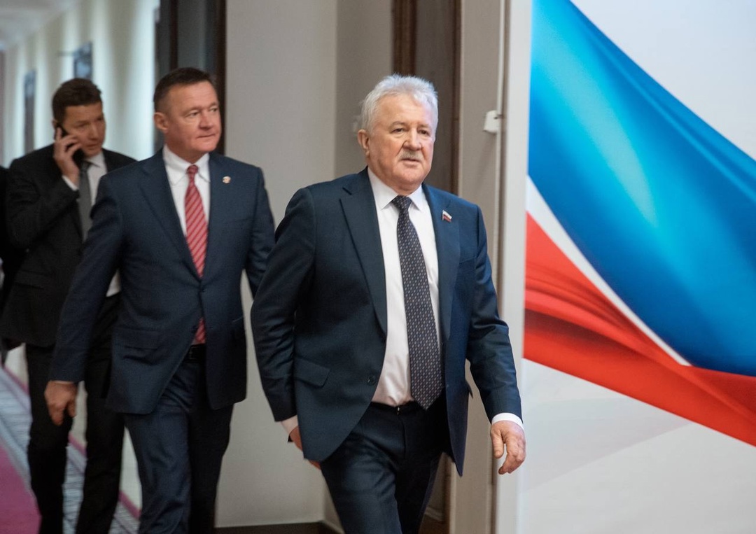 Роман Старовойт проинформировал депутатов о развитии транспортной отрасли