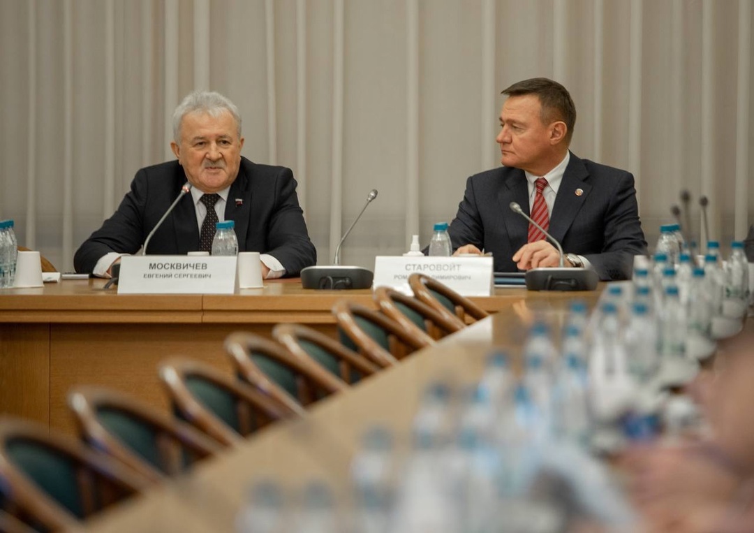 Роман Старовойт проинформировал депутатов о развитии транспортной отрасли