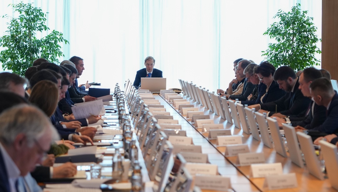 Денис Мантуров провел заседание государственной комиссии по противодействию незаконному обороту промышленной продукции