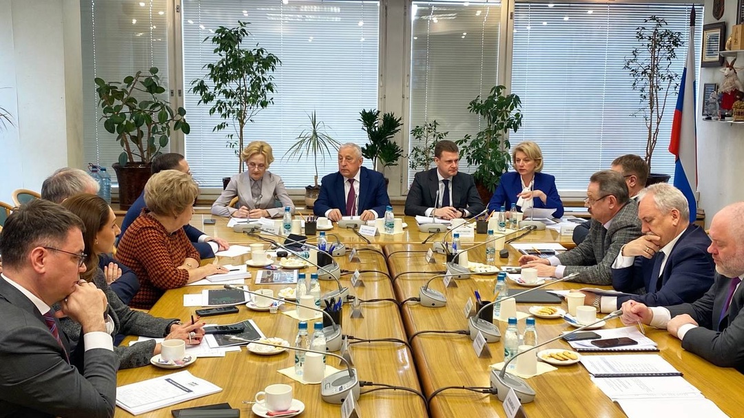 Глава Минвостокразвития Алексей Чекунков выступил с докладом о работе по развитию ДФО на заседании комитета Госдумы по развитию Дальнего Востока и Арктики