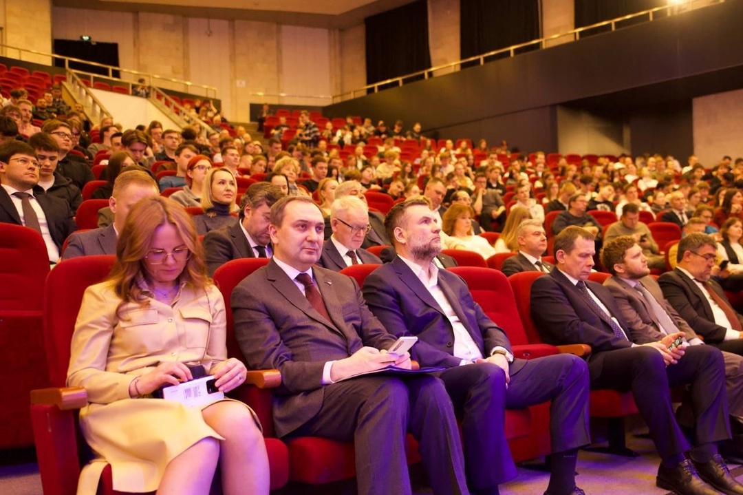 Глава Минстроя России Ирек Файзуллин открыл научно-практическую конференцию «Жилищно-коммунальное хозяйство: традиции, инновации, перспективы»