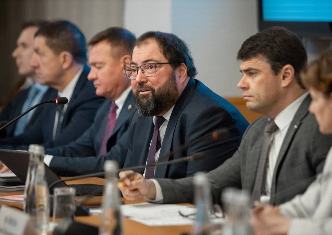 Роман Старовойт принял участие в заседании Комитета Госдумы по информационной политике, информационным технологиям и связи