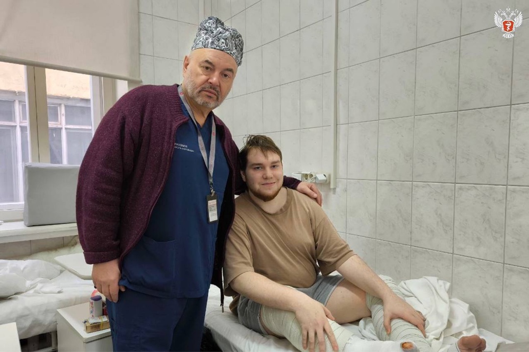 Хирурги федеральных центров Минздрава России помогли молодому пациенту — пальцы его стопы были увеличены в несколько раз из-за редкого заболевания