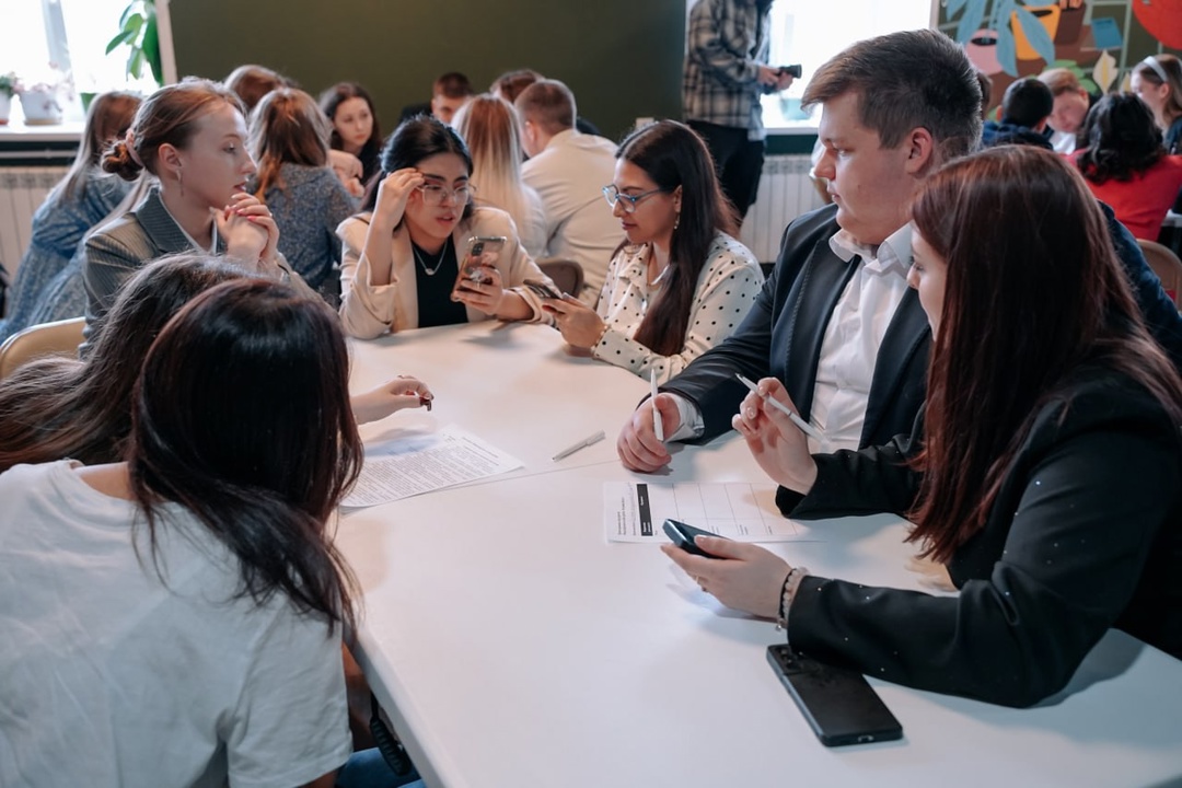 Дмитрий Чернышенко: 90 международных клубов дружбы объединили молодых россиян и представителей более 140 стран