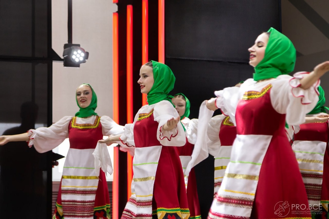 Дмитрий Чернышенко: 90 международных клубов дружбы объединили молодых россиян и представителей более 140 стран