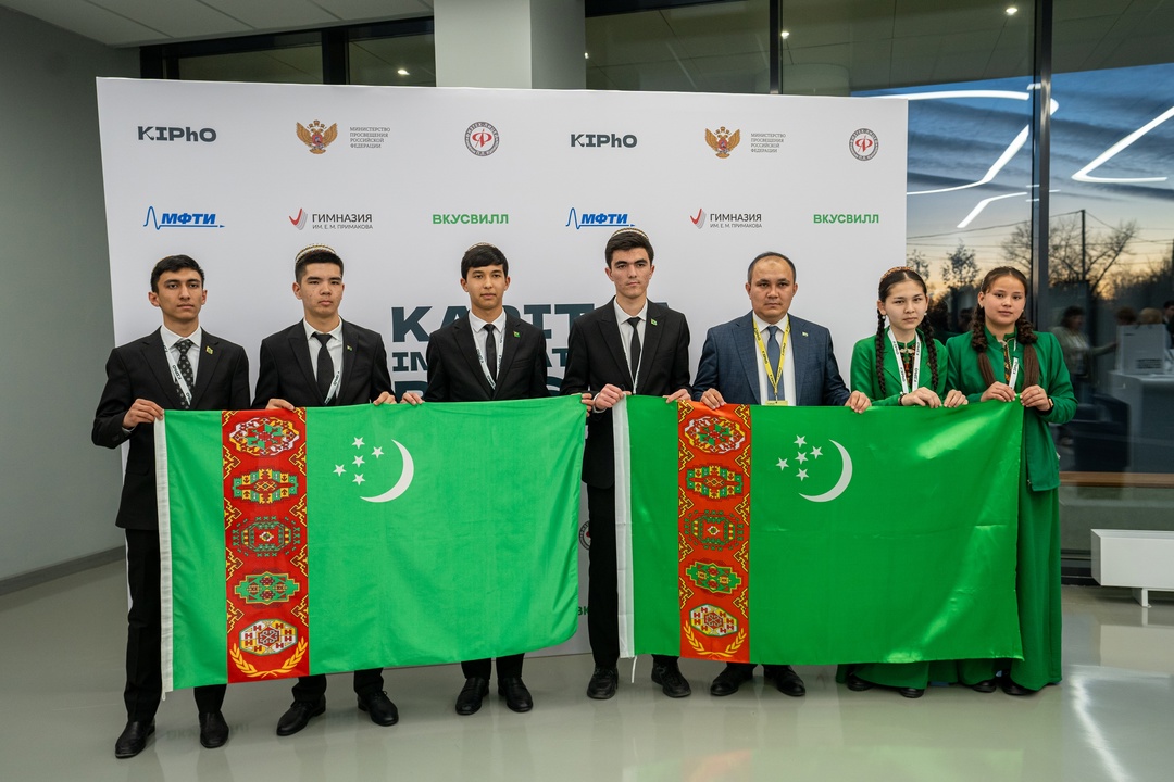 Дмитрий Чернышенко и Сергей Кравцов поздравили победителей первой Международной олимпиады по физике имени П.Л.Капицы