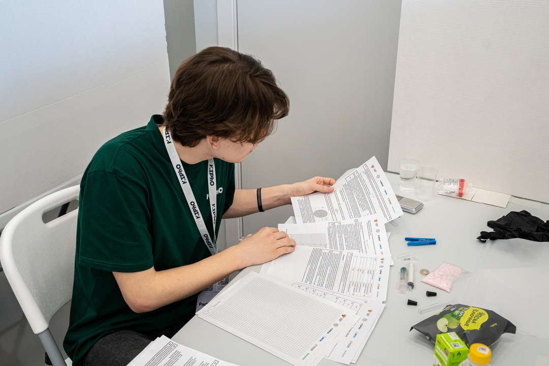 Дмитрий Чернышенко и Сергей Кравцов поздравили победителей первой Международной олимпиады по физике имени П.Л.Капицы