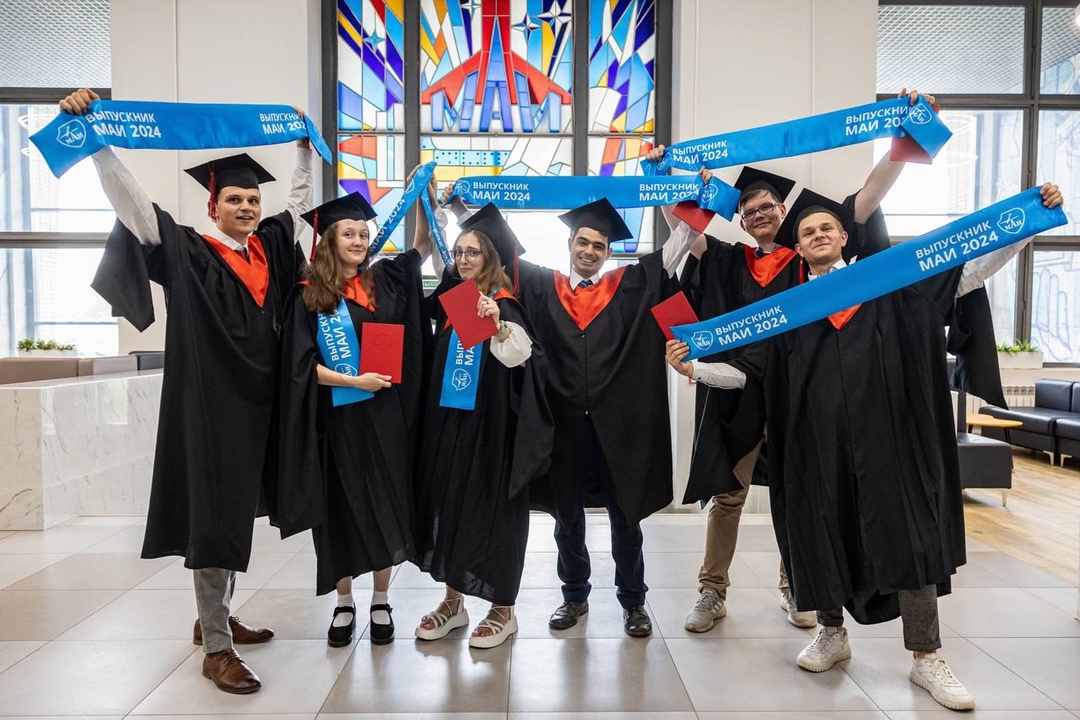 Дмитрий Чернышенко поздравил Московский авиационный институт с 95-летием