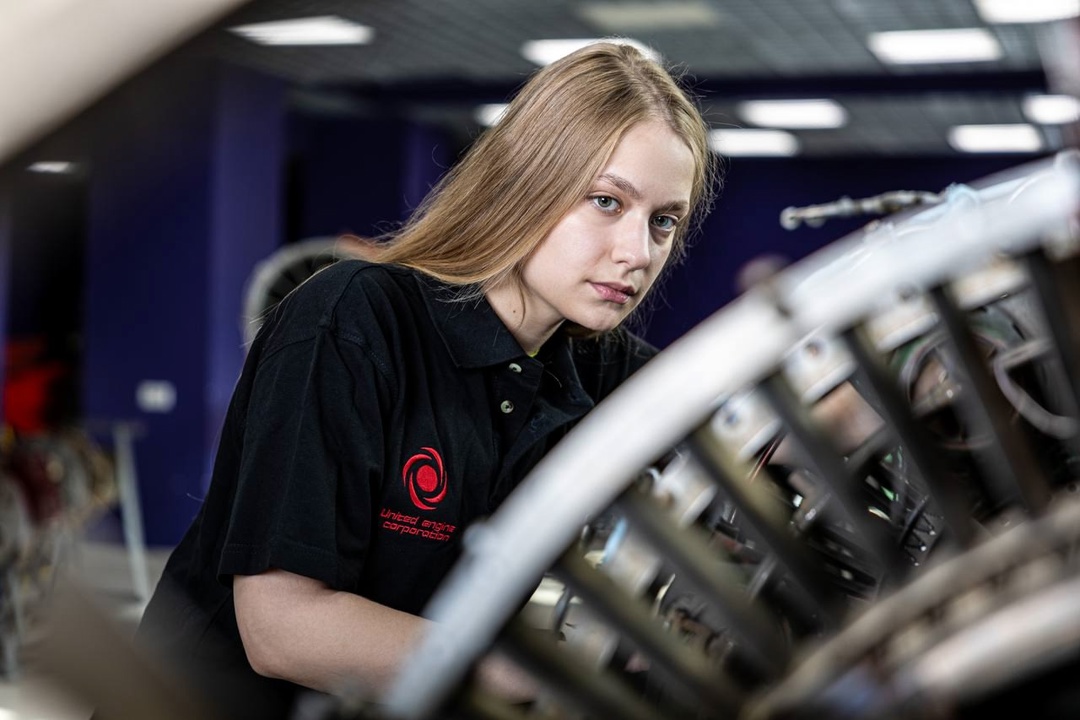 Дмитрий Чернышенко поздравил Московский авиационный институт с 95-летием