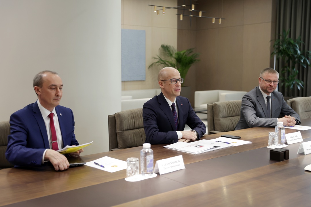 Оксана Лут обсудила перспективы развития АПК и сельских территорий Удмуртии с главой республики Александром Бречаловым.