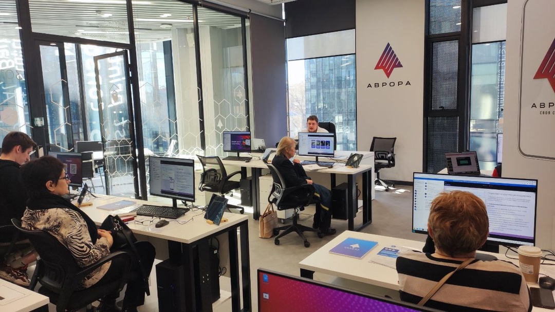 В эти минуты в стенах МГТУ им. Баумана проходит большая лекция для преподавателей и научных сотрудников по платформе управления Аврора Центр.