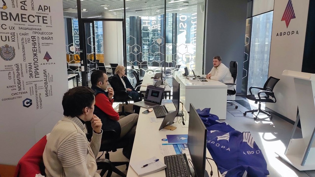 В эти минуты в стенах МГТУ им. Баумана проходит большая лекция для преподавателей и научных сотрудников по платформе управления Аврора Центр.