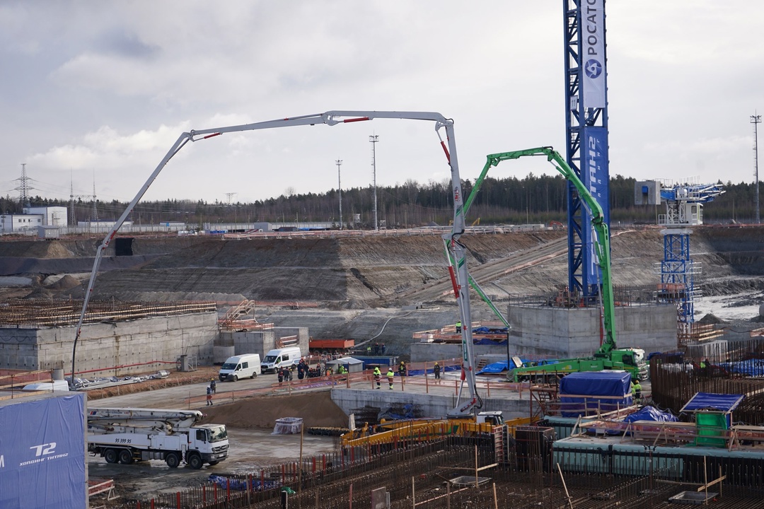 Залит первый бетон в фундамент здания реактора нового энергоблока Ленинградской АЭС