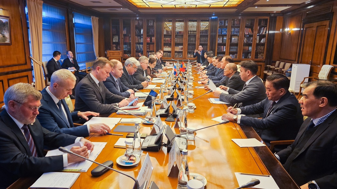 Вице-премьер Алексей Оверчук провел встречу с первым заместителем премьер-министра, министром экономики и развития Монголии Лувсаннямын Гантумуром