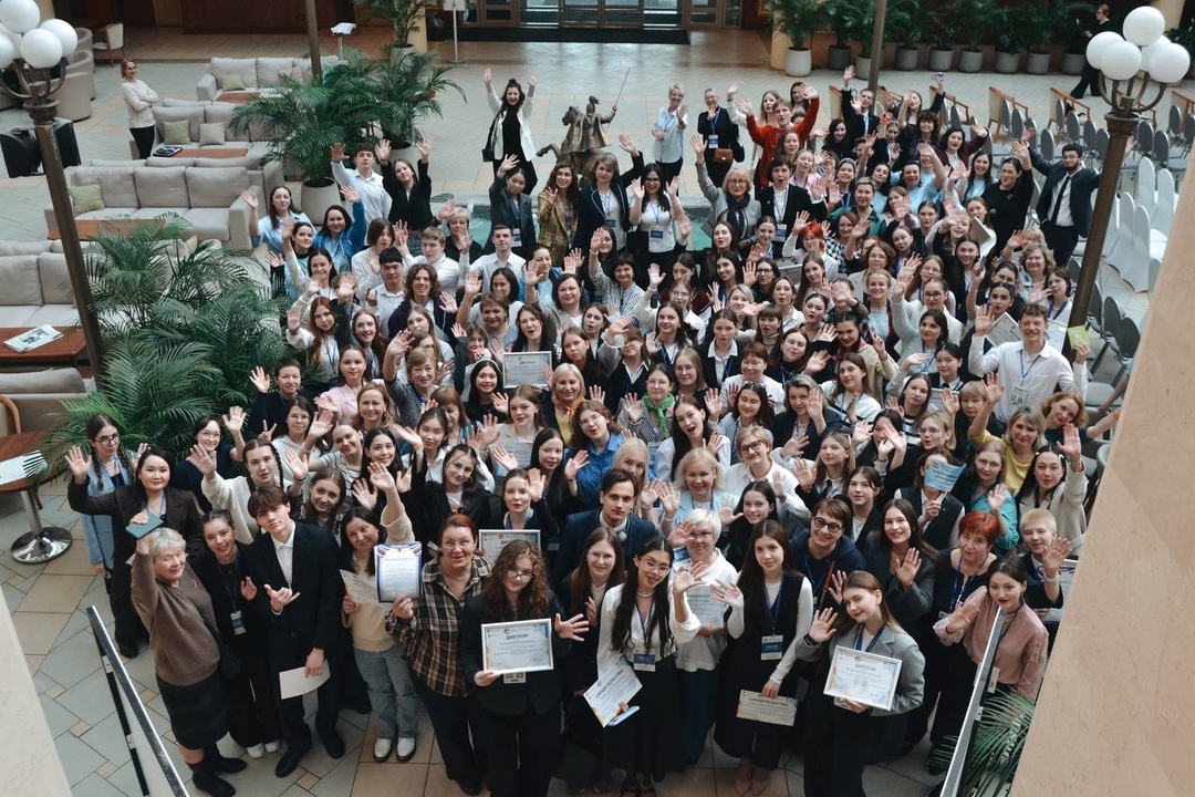 Дмитрий Чернышенко и Сергей Кравцов поздравили российских школьников с победами на Кавказской математической и Российской психолого-педагогической олимпиадах