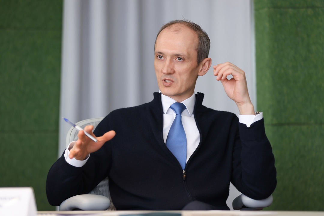 Вице-премьер Дмитрий Григоренко и глава Минцифры Максут Шадаев встретились с командой «Яндекса»