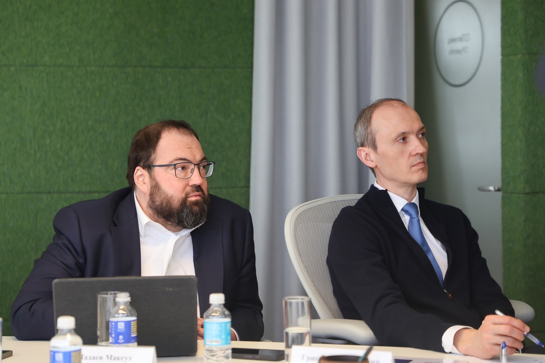 Вице-премьер Дмитрий Григоренко и глава Минцифры Максут Шадаев встретились с командой «Яндекса»