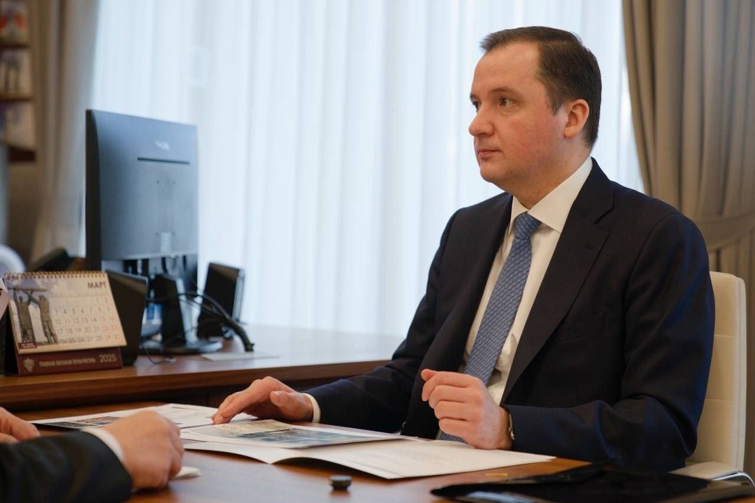 Глава Минстроя России Ирек Файзуллин провел рабочую встречу с Губернатором Архангельской области Александром Цыбульским