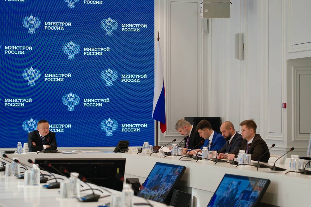 Глава Минстроя России Ирек Файзуллин провел совещание по вопросу строительства Новой сцены Академического Малого драматического театра – театра Европы в…