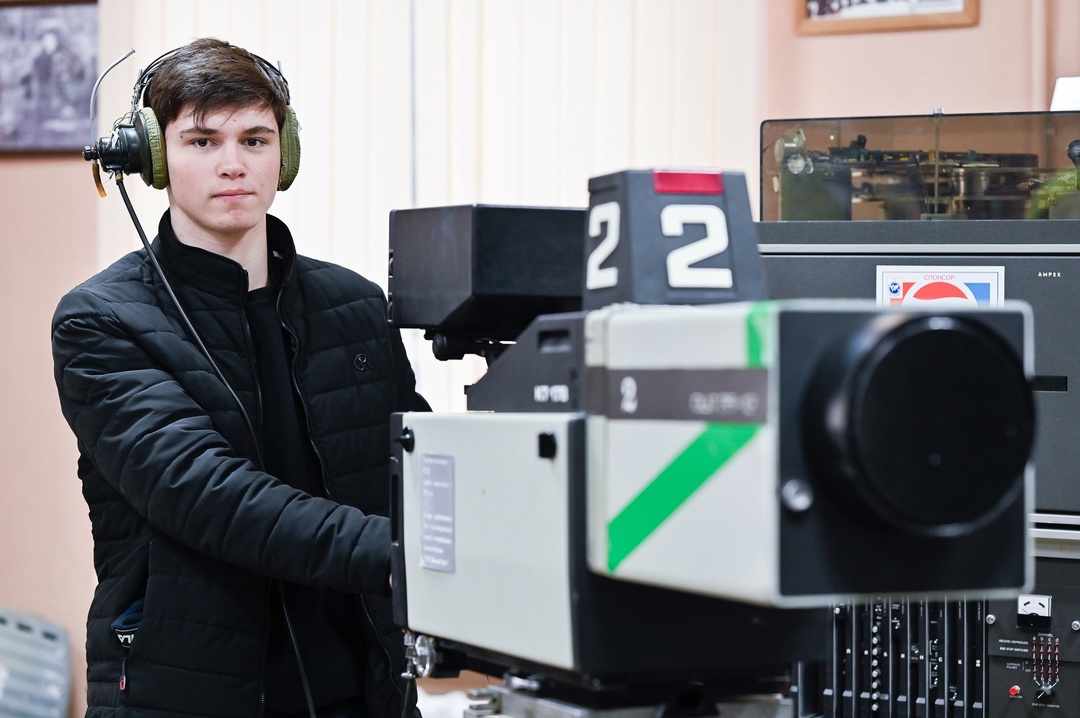 При поддержке компании «НОВАТЭК-Челябинск» и ГТРК «Южный Урал» ребята из интерната № 13 и центра помощи детям «Аистёнок» прикоснулись к миру информации и…