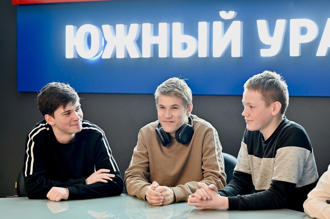 При поддержке компании «НОВАТЭК-Челябинск» и ГТРК «Южный Урал» ребята из интерната № 13 и центра помощи детям «Аистёнок» прикоснулись к миру информации и…