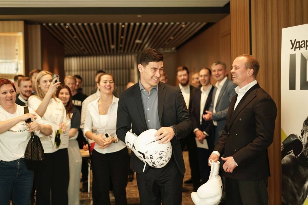 Чемпион мира по боксу Дмитрий Бивол дал старт новому сезону «Ударной десятки» Ростеха