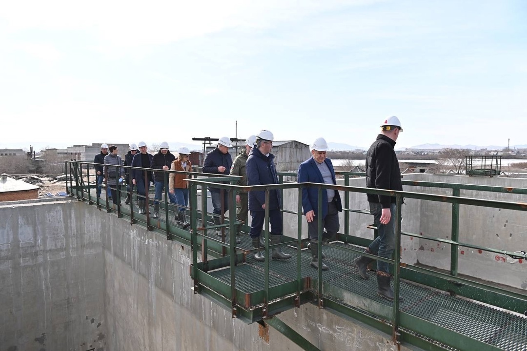 Замминистра строительства и ЖКХ РФ Алексей Ересько осмотрел ход реконструкции очистных сооружений в Бурятии