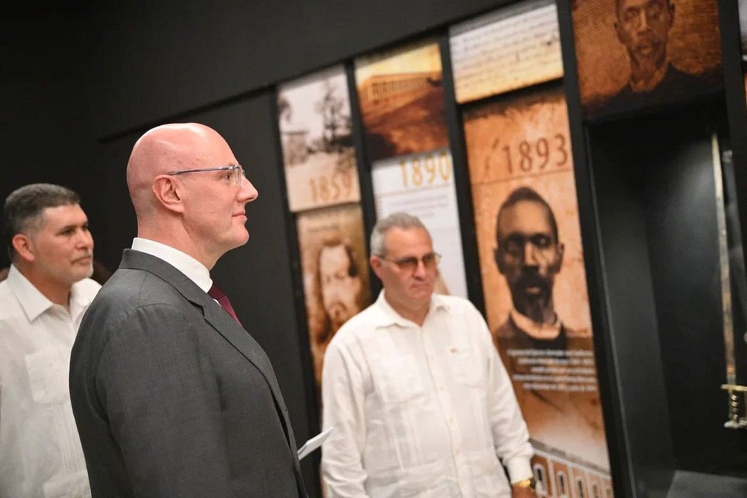 Дмитрий Чернышенко посетил памятные исторические места в Сантьяго-де-Куба и продолжил рабочий визит в Гавану