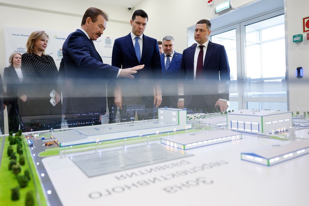 Антон Алиханов совершил рабочую поездку в Псковскую область