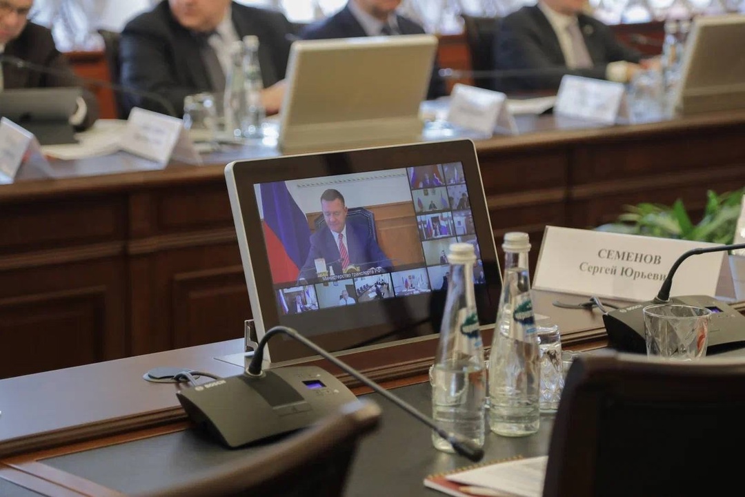 Глава Минтранса Роман Старовойт провел совещание с главами субъектов Дальнего Востока и Арктики