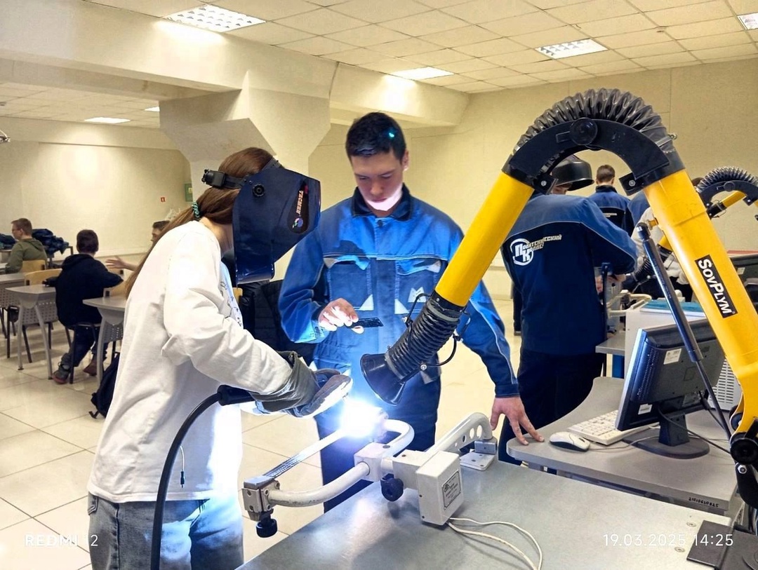 ММК готовит будущее металлургии Обучение должно быть практичным. Чем больше реальных задач и опыта, тем быстрее молодые специалисты вливаются в производство