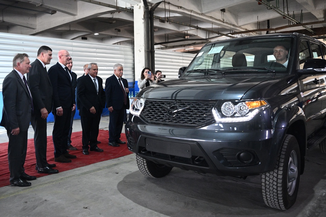 Дмитрий Чернышенко запустил сборочную площадку УАЗ и открыл филиал Южного федерального университета в Гаване