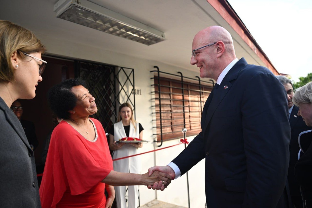 Дмитрий Чернышенко запустил сборочную площадку УАЗ и открыл филиал Южного федерального университета в Гаване