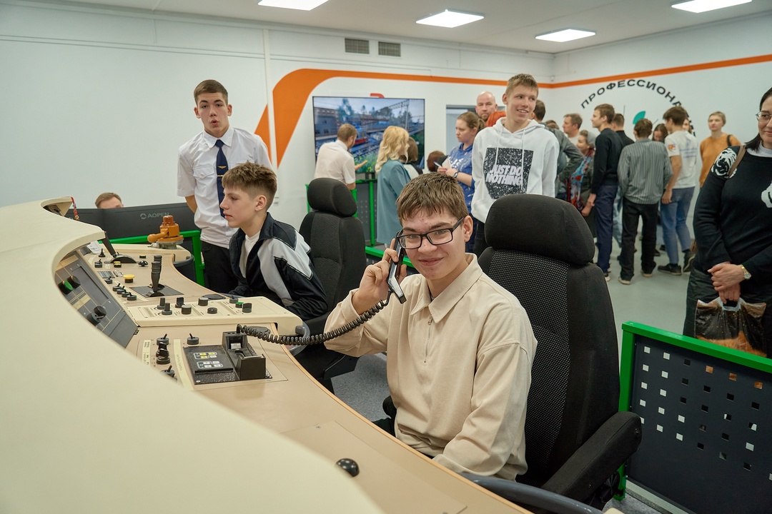 Быть железнодорожником - это призвание! В Приволжском государственном университете путей сообщения с будущей профессией помогут определиться со школьной скамьи