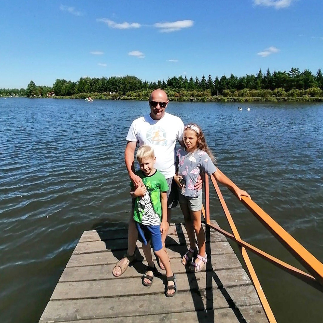 «Мне всегда было интересно, как устроены механизмы, легко давалась работа инструментами», — рассказывает Сергей Антонов, слесарь на нашем месторождении в…