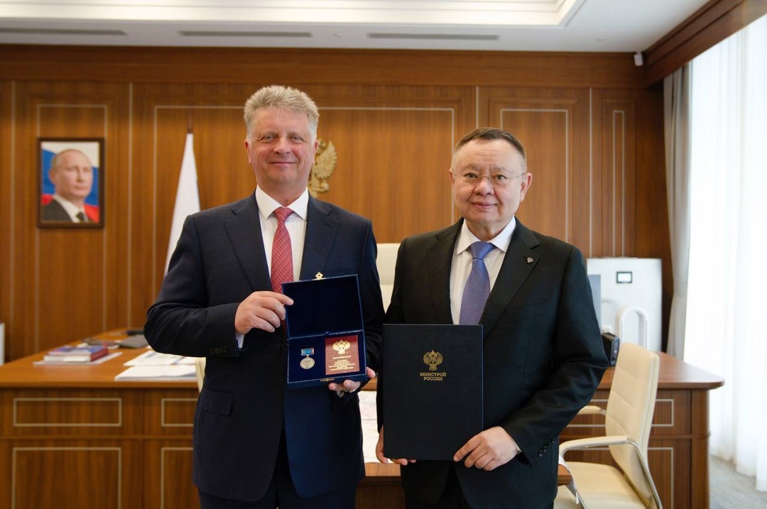 Министр строительства и ЖКХ РФ Ирек Файзуллин провел рабочую встречу с генеральным директором акционерного общества «АвтоВАЗ» Максимом Соколовым