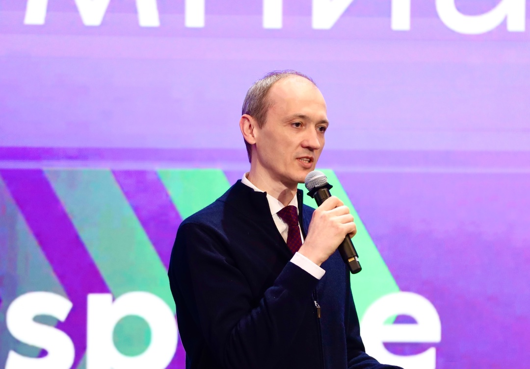 Дмитрий Григоренко открыл международную ИТ-олимпиаду для школьников