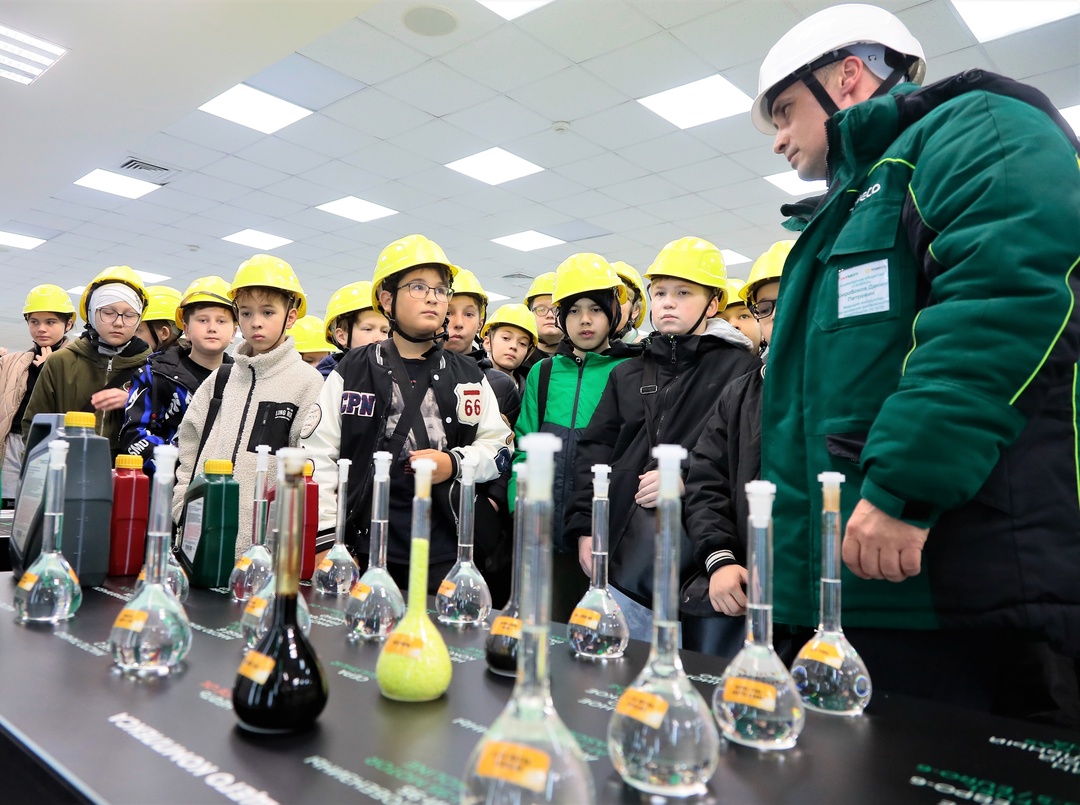 Нефтеперерабатывающий город Школьники — участники проекта «Индустриальный маршрут» — отправились в новое увлекательное путешествие по Татарстану