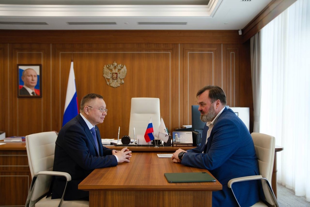 Министр строительства и ЖКХ РФ Ирек Файзуллин провел рабочую встречу с генеральным директором АНО «Россия – страна возможностей», ректором мастерской…