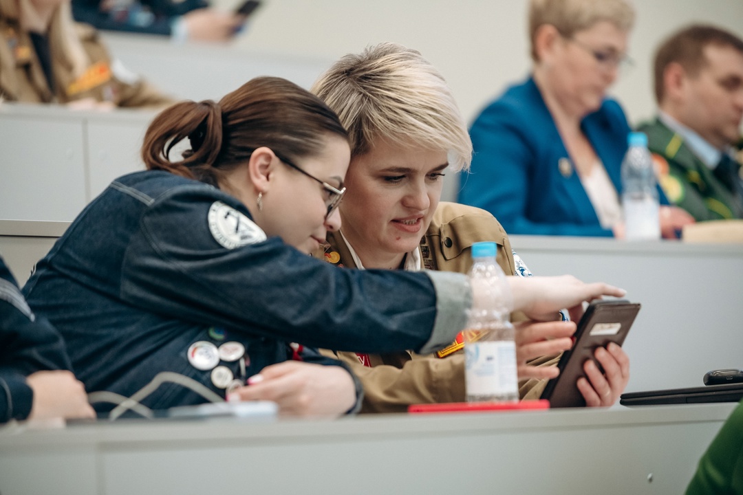 Отрядная дружба и общий результат: студенты России и Беларуси работают на транспорте вместе