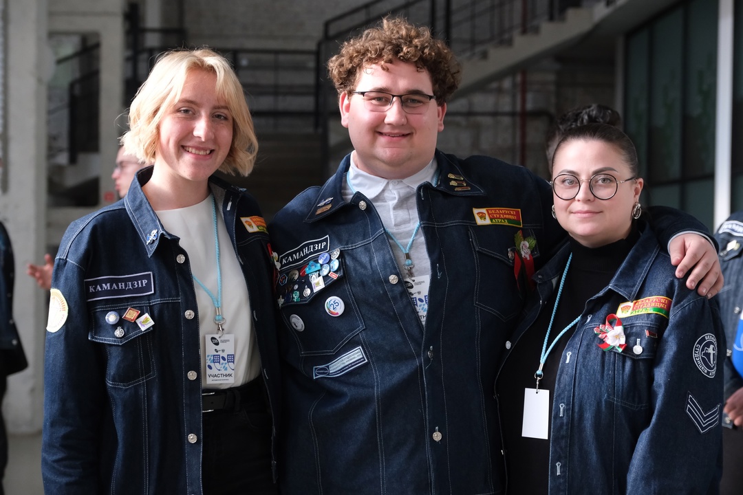 Отрядная дружба и общий результат: студенты России и Беларуси работают на транспорте вместе