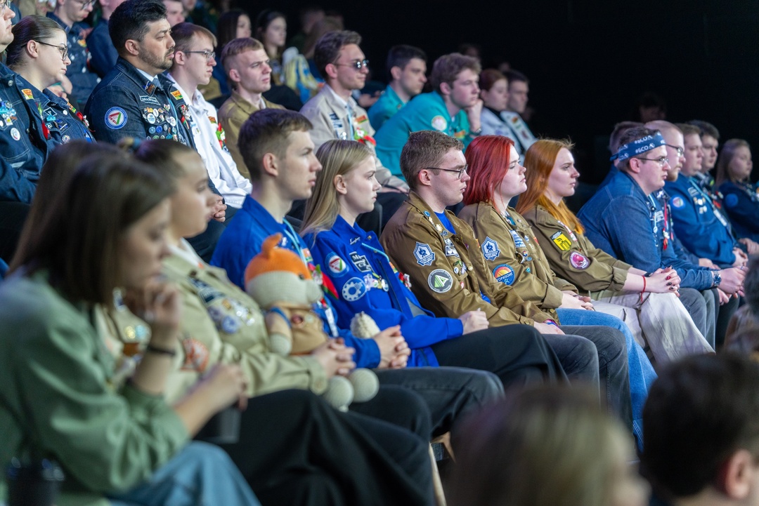 Отрядная дружба и общий результат: студенты России и Беларуси работают на транспорте вместе