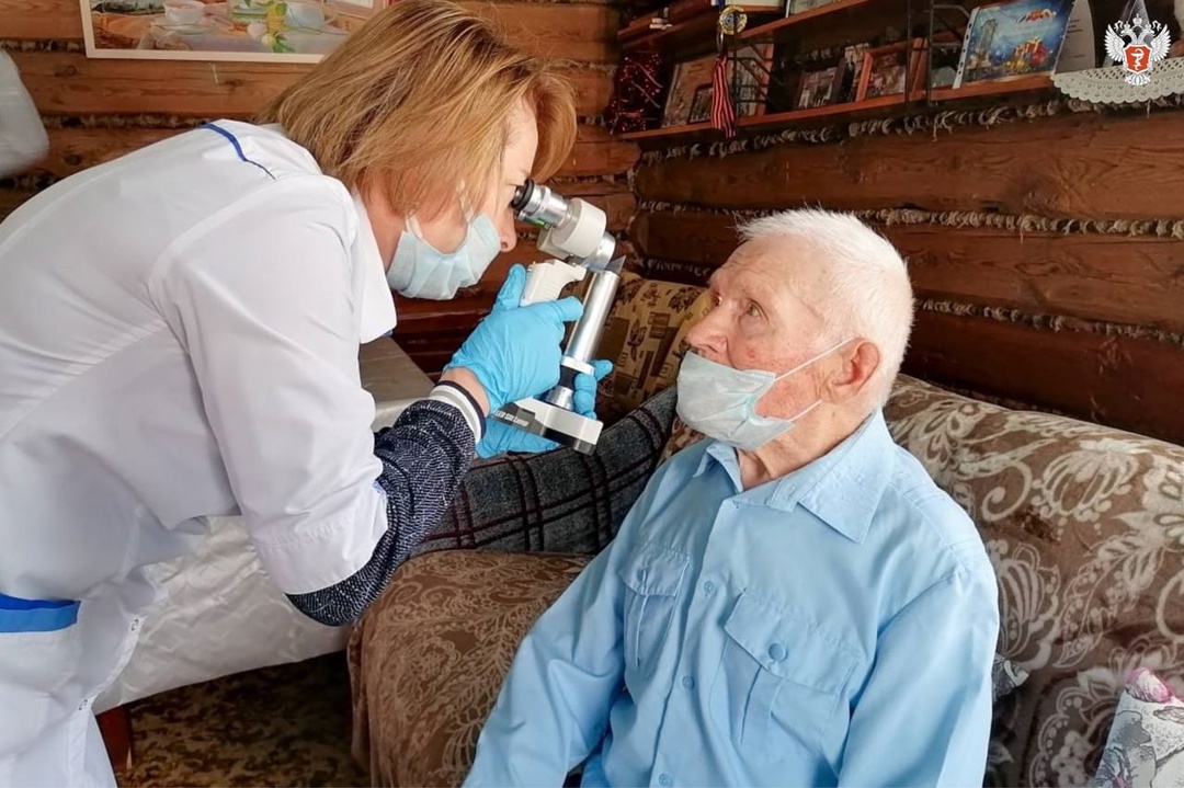 98-летнего ветерана Великой Отечественной войны обследовали чувашские специалисты выездной бригады